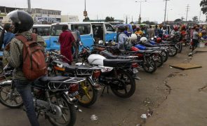 Mototaxistas de Luanda vão ser identificados através de coletes com cores de cada município
