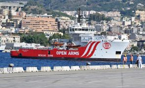Itália volta a bloquear navio de resgate de migrantes 'Open Arms'