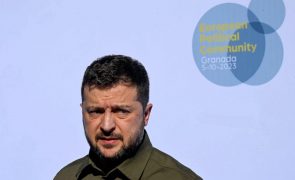 Zelensky pede 