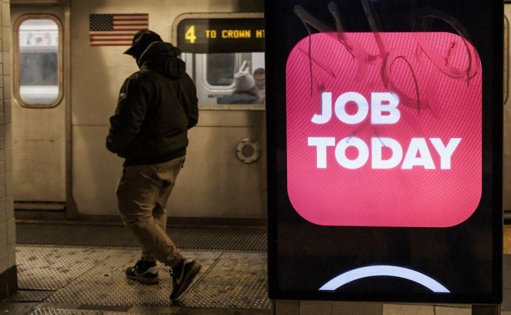 Pedidos de subsídio de desemprego nos EUA sobem para 207.000