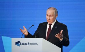Putin diz que missão da Rússia é construir 
