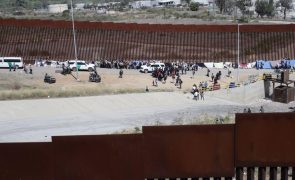 Governo dos EUA prescinde de leis federais para ampliar muro fronteiriço com México
