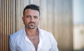 João Baptista Quebra silêncio após ter sido expulso de bar por se despir: 