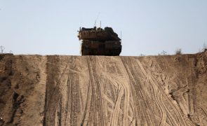 Dezenas de foguetes disparados da Faixa de Gaza em direção a Israel