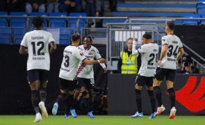 Leverkusen bate lanterna-vermelha Colónia e segura liderança da Liga alemã