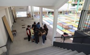 Trabalhadores das escolas estão hoje em greve por aumentos salariais