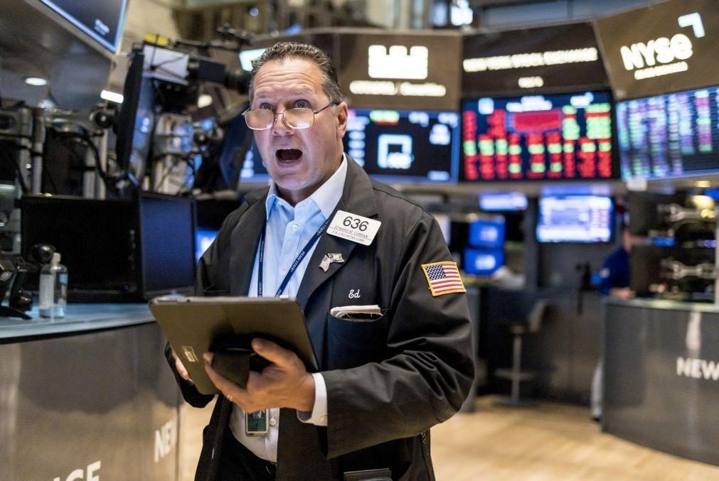 Wall Street fecha em alta a aproveitar encerramento do mercado obrigacionista