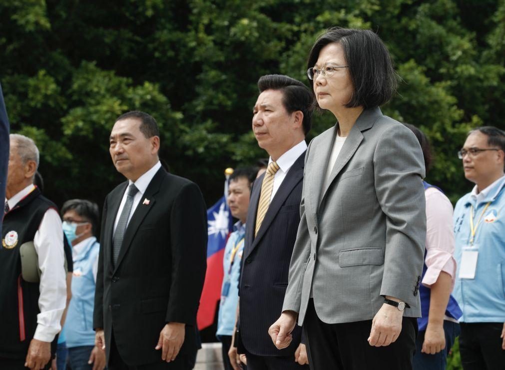 Líder de Taiwan defende que paz é a única opção para resolver diferenças com China