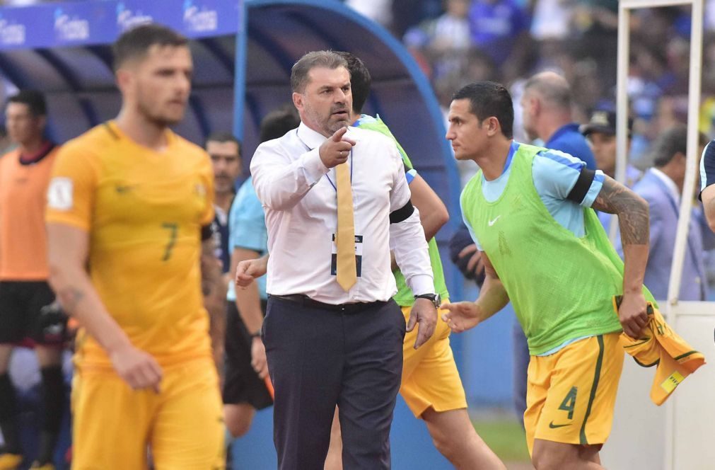Selecionador de futebol da Austrália demite-se após apuramento para Rússia2018