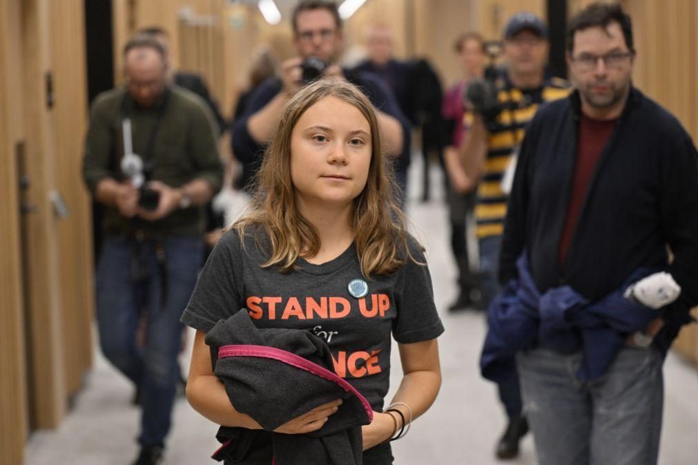 Greta Thunberg volta a ser multada por tribunal devido a ação de protesto