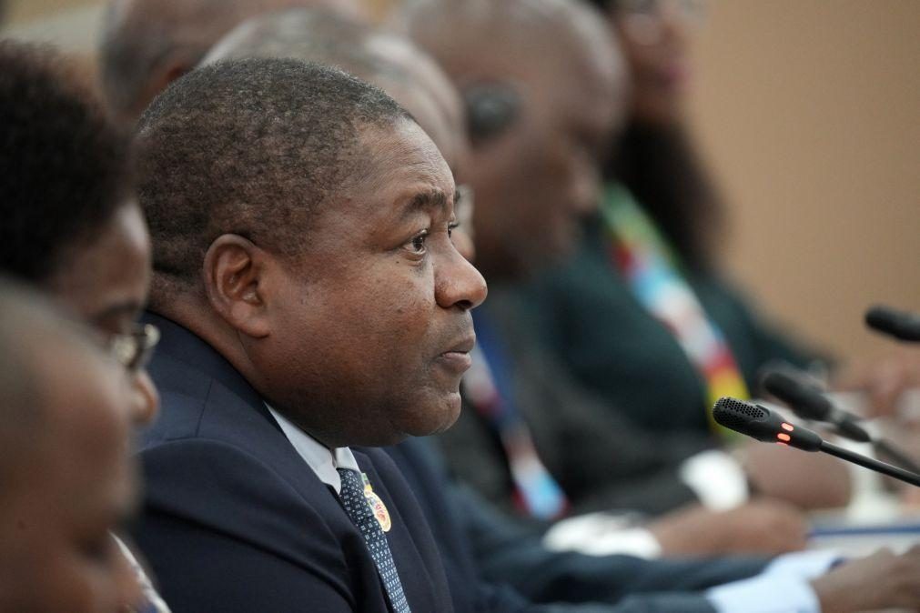 Presidente moçambicano aponta explosão demográfica como travão à educação