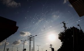 Exército israelita sobe para 1.300 número de mortes por ataque de Hamas