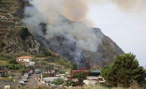 População aguarda na vila reabertura de estrada para zonas altas do Porto Moniz