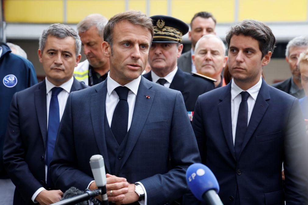 Macron pede união dos franceses face à 