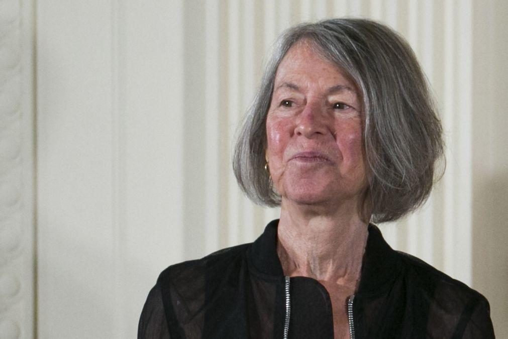 Morreu a escritora norte-americana Louise Glück, vencedora do Nobel da Literatura 2020