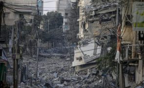 Número de mortos em Gaza sobe para 2.215