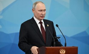 Putin diz que a contraofensiva de Kiev falhou e Rússia está a melhorar posições
