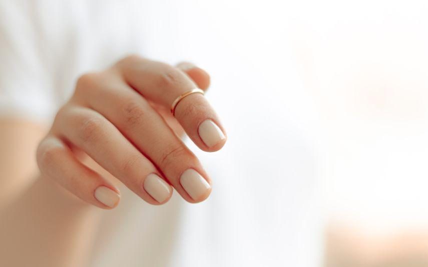 Rich girl - Minimalismo invade as tendências da manicure