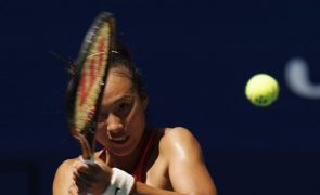 Chinesa Qinwen Zheng ganha torneio de ténis de Zhengzhou
