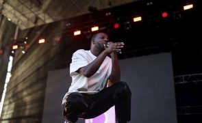 Dino D'Santiago celebra dez anos do álbum 