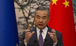 MNE chinês diz que é preciso evitar catástrofe humanitária em Gaza