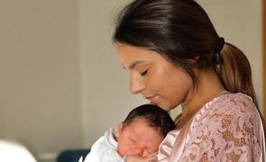 Silhueta de Elisabete Moutinho impressiona com 3 semanas de pós-parto
