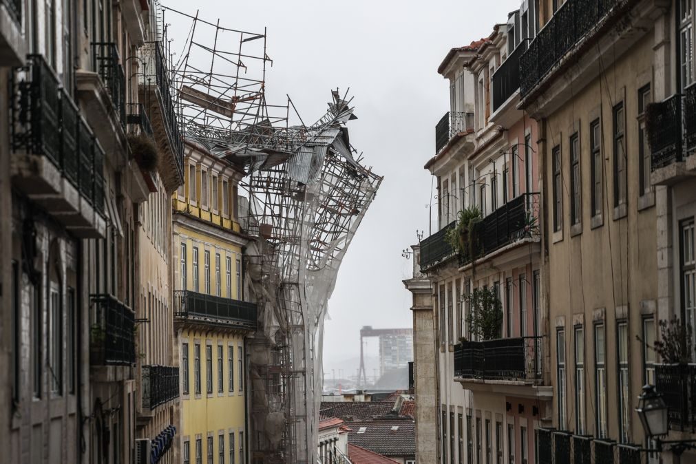 Três ruas cortadas no centro de Lisboa para retirada de andaime instável