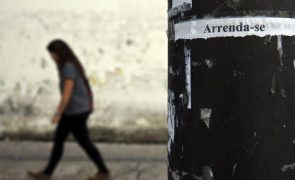 Costa admite que não vai cumprir meta de 26 mil casas nos 50 anos do 25 de Abril