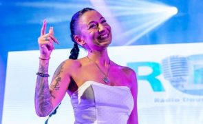 Joana Bastos Drama! Namorado trai cantora com melhor amiga antes do casamento