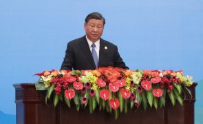 Xi Jinping diz que China e Brasil devem apoiar-se firmemente face a mundo turbulento