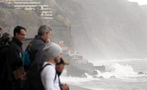 Madeira sob aviso laranja para chuva, vento e agitação marítima fortes