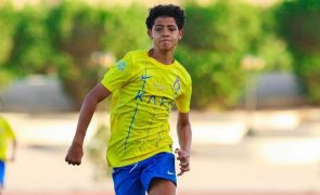 Cristianinho Gio e irmãos assistem ao treino do jovem no Al Nassr! 