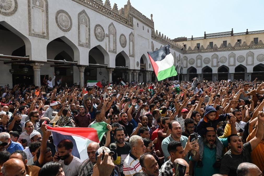 Milhares de pessoas manifestam-se solidárias com Gaza em países muçulmanos