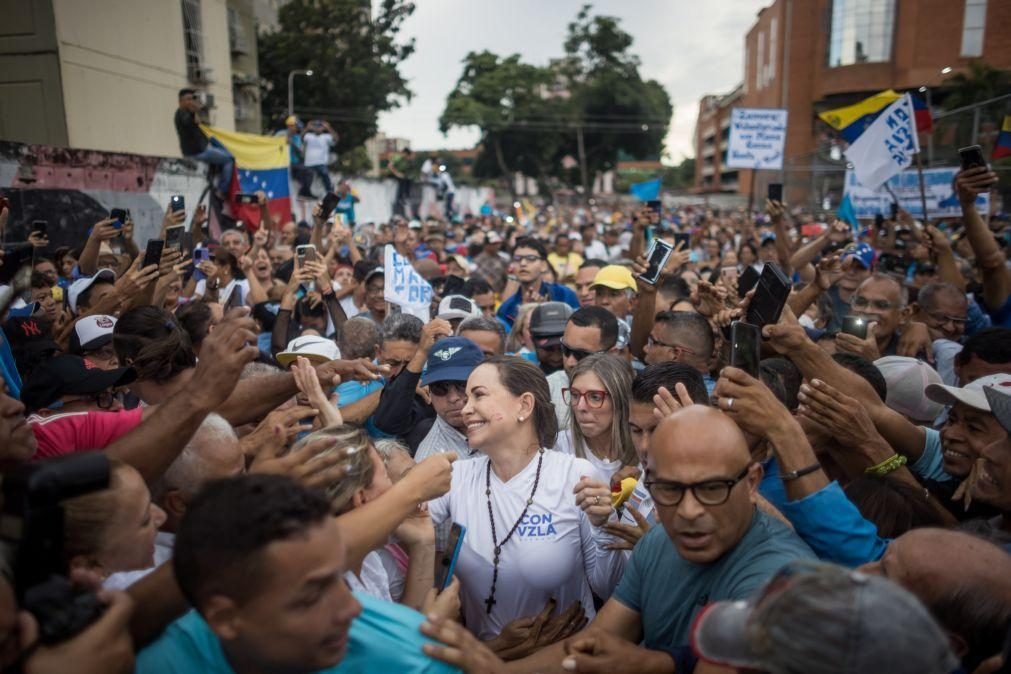 Luso-venezuelanos veem na vitória de Maria Corina uma esperança de mudança e de reencontro