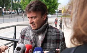 Tony Carreira Desiludido à saída do tribunal fala em 