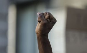 Quase metade das pessoas de ascendência africana na UE enfrenta racismo