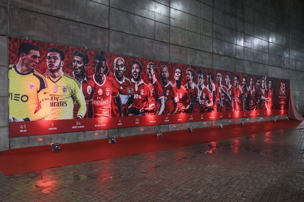 Benfica celebra 20 anos do Estádio da Luz com inauguração do 'mural dos campeões'