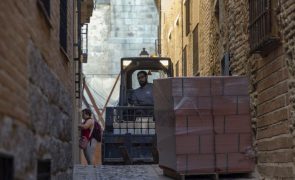 Taxa de desemprego em Espanha sobe para 11,84% no 3.º trimestre