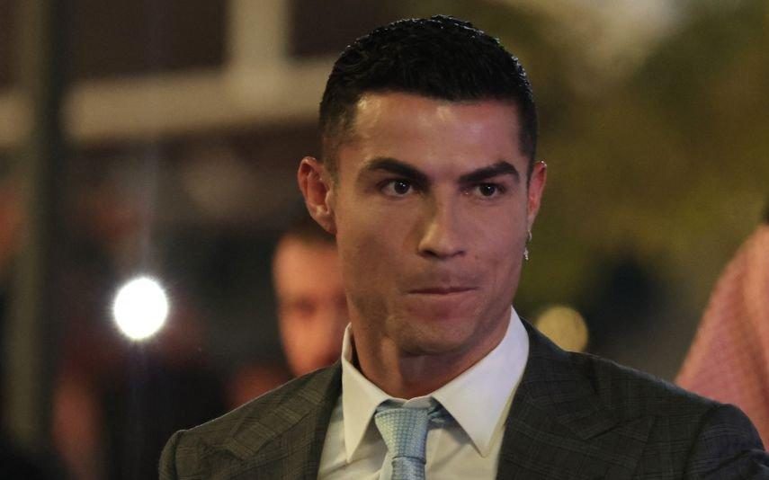 Cofina Alerta CR! Ronaldo vai ser dono do 'microfone' que um dia atirou