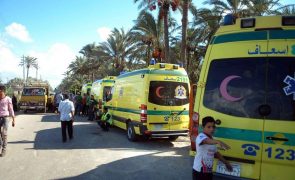 Pelo menos 35 mortos em acidente com autocarro e automóveis no Egito
