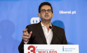 Líder da IL crítica Governo por deixar país 