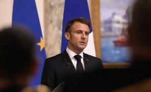Macron anuncia lei para inscrever direito ao aborto na Constituição francesa