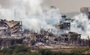 Crescente Vermelho denuncia bombardeamentos perto de hospital em Gaza