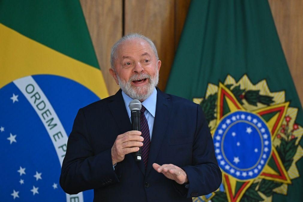 Brasileiros salvaram  a democracia há um ano ao elegerem Lula