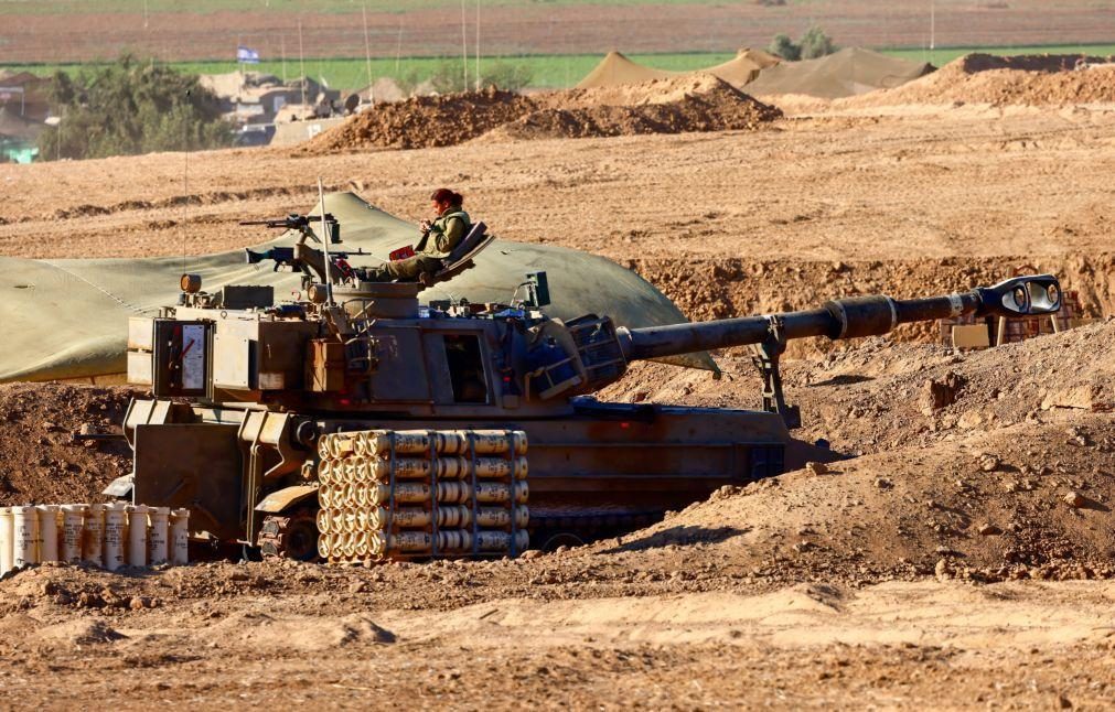 Tanques nos arredores da cidade de Gaza