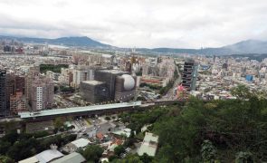 Taiwan deteta 43 aviões militares chineses nas imediações da ilha em 24 horas
