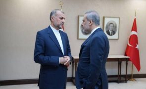 Irão e Turquia pedem conferência para evitar uma guerra regional