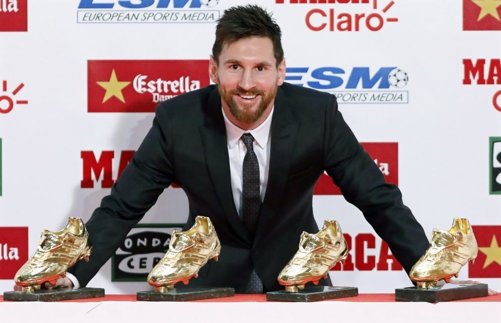 Messi recebe quarta Bota de Ouro e recusa falar de renovação no FC Barcelona