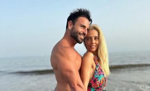 Kapinha Criticado por permitir que o filho de nove anos pinte o cabelo