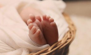 Derek Eloy - Já nasceu o primeiro bebé concebido por duas mulheres